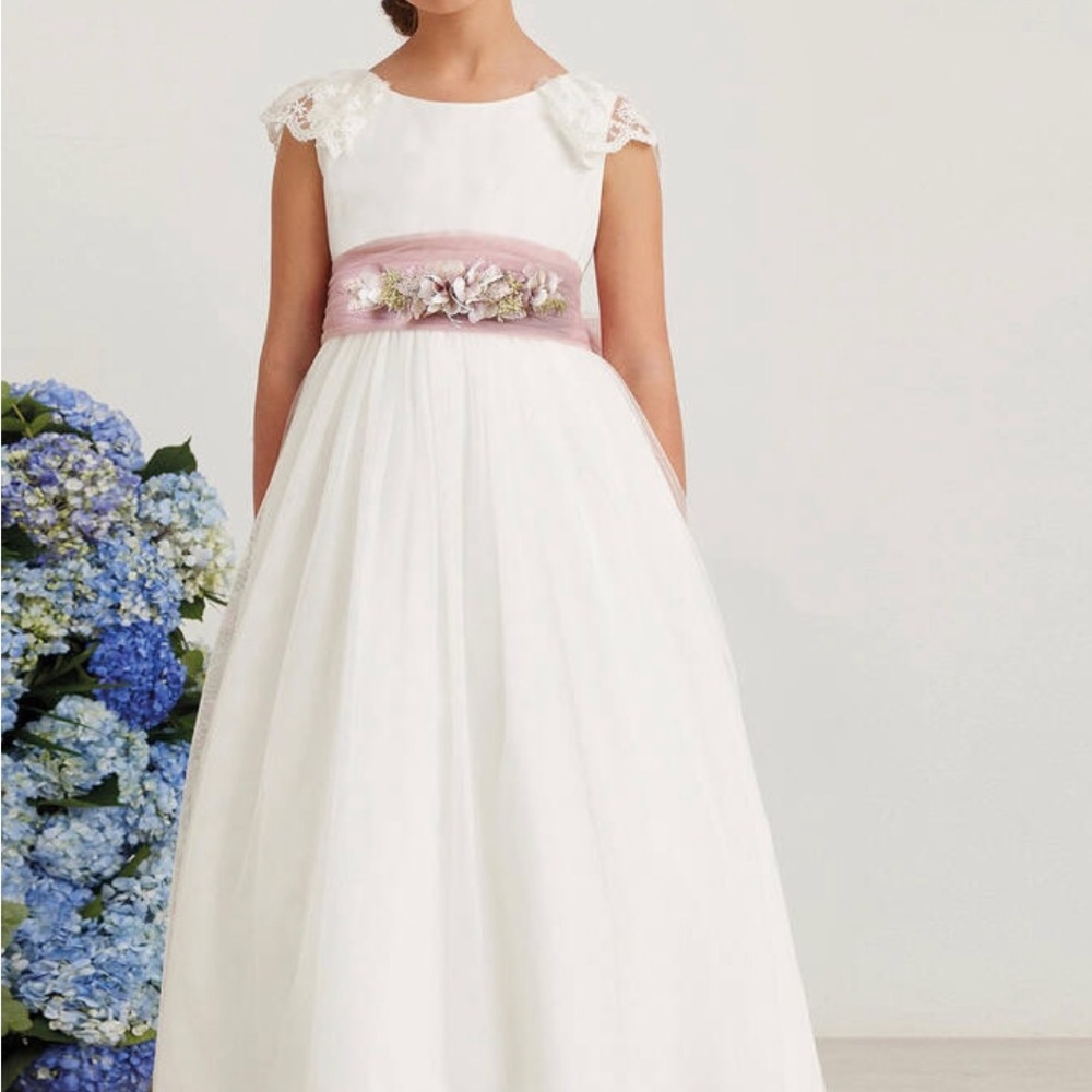 Elegant First Communion/ Flower Girl Dress by Amaya Spain, size 14, like new